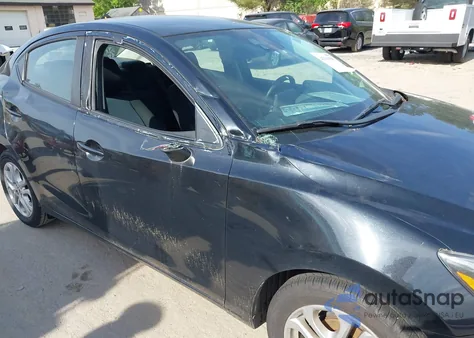 2017 Toyota Yaris Ia из США, поврежденный, VIN 3MYDLBYV8HY194476